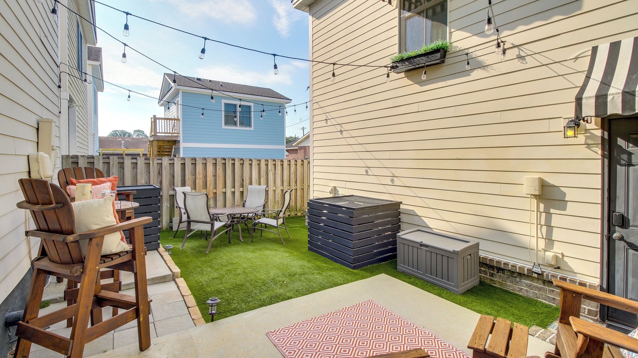 Photo of Outdoor in Thomas Square