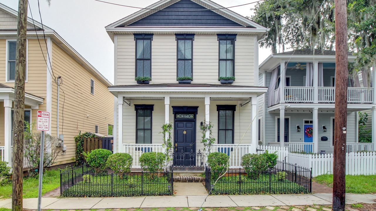 Photo of Others in Thomas Square