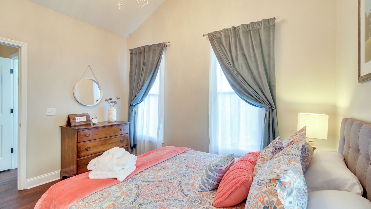 Photo of Bedroom in Thomas Square