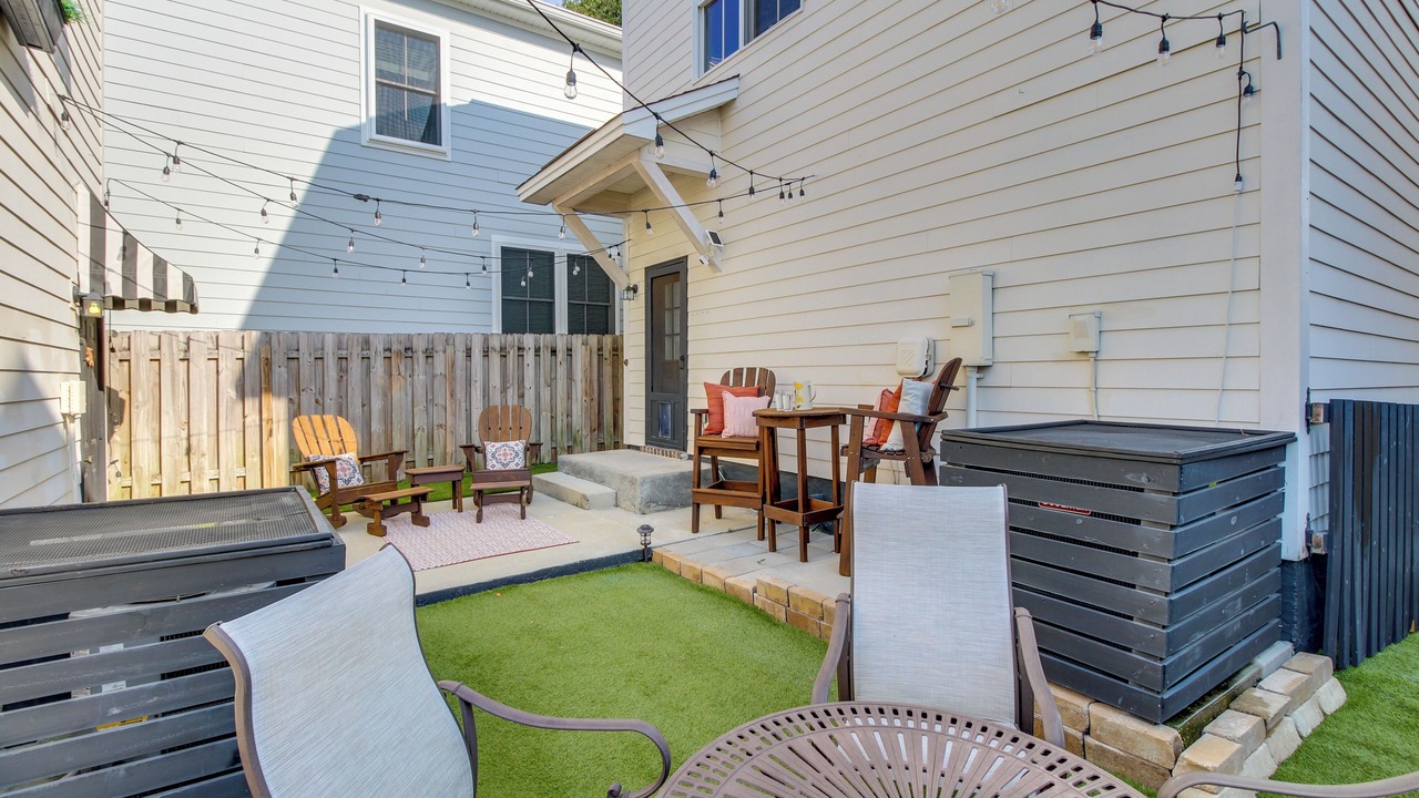 Photo of Outdoor in Thomas Square