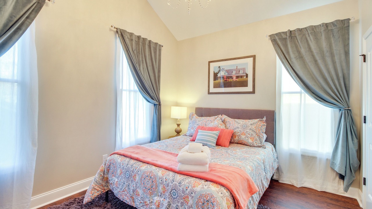 Photo of Others in Thomas Square