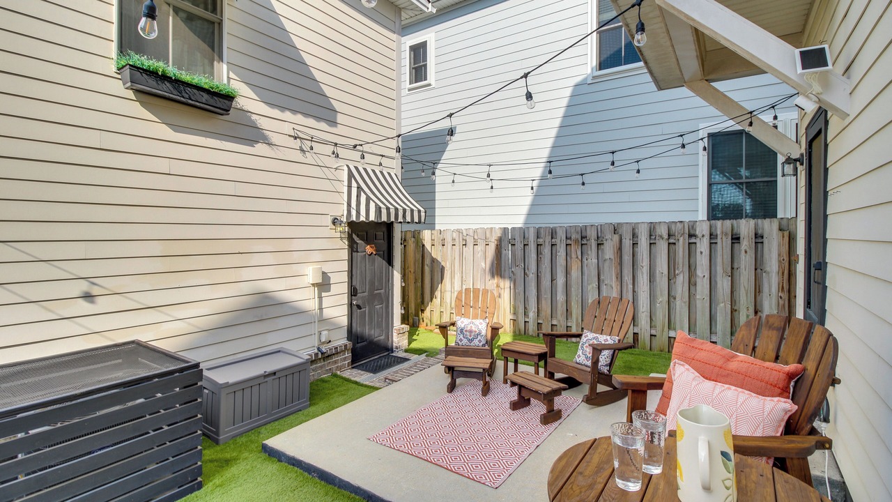 Photo of Outdoor in Thomas Square