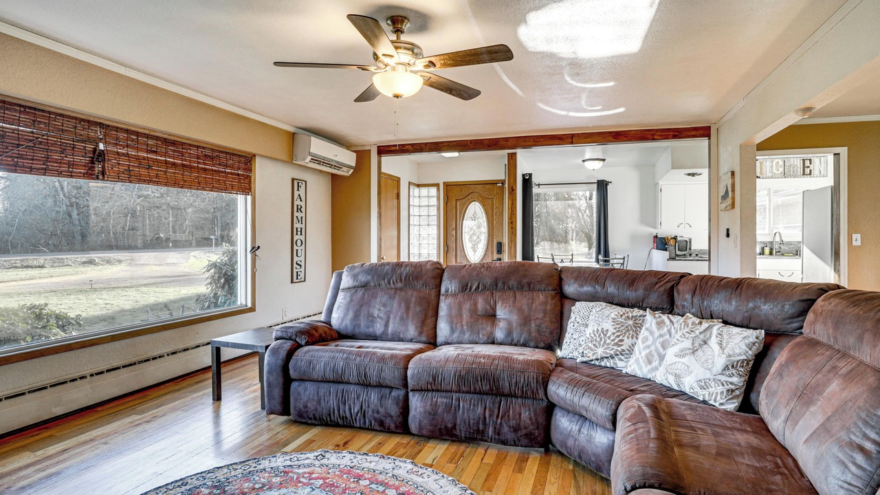 Photo of Livingroom in Albany