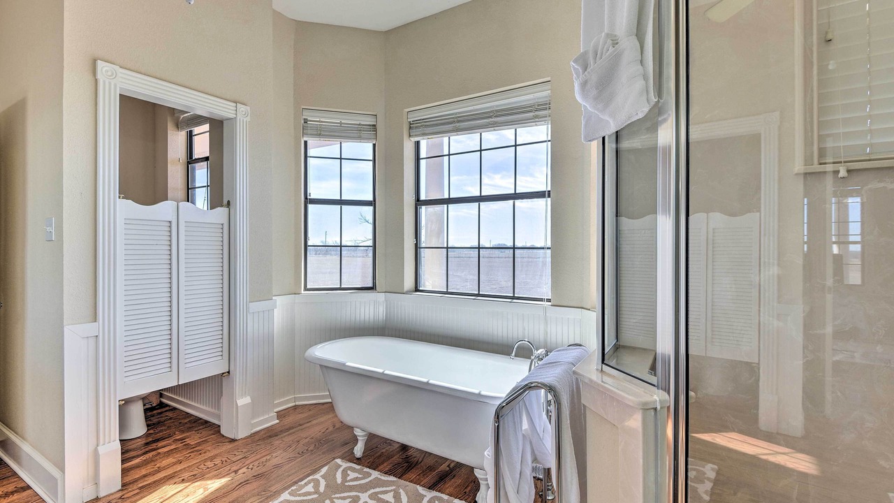 Photo of Bathroom in Era