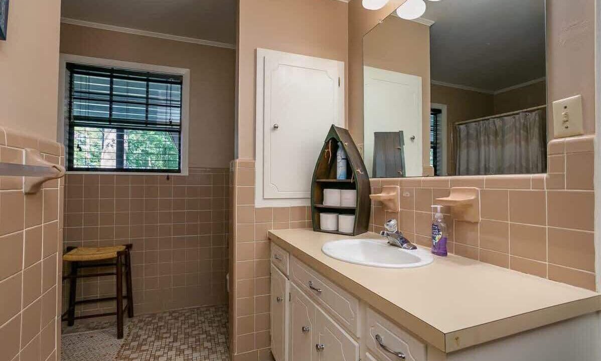 Photo of Bathroom in Homer