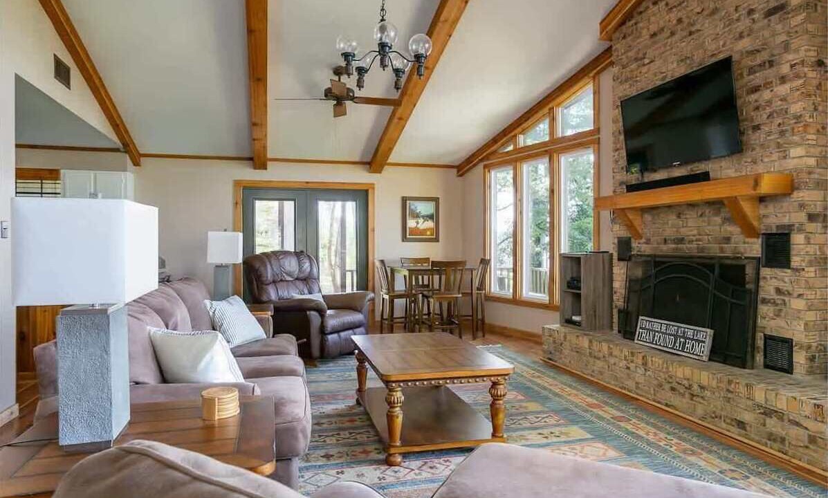 Photo of Livingroom in Homer