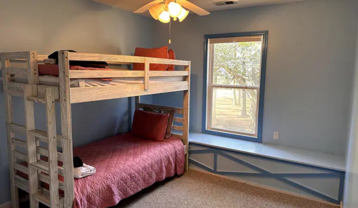 Photo of Bedroom in Manteo