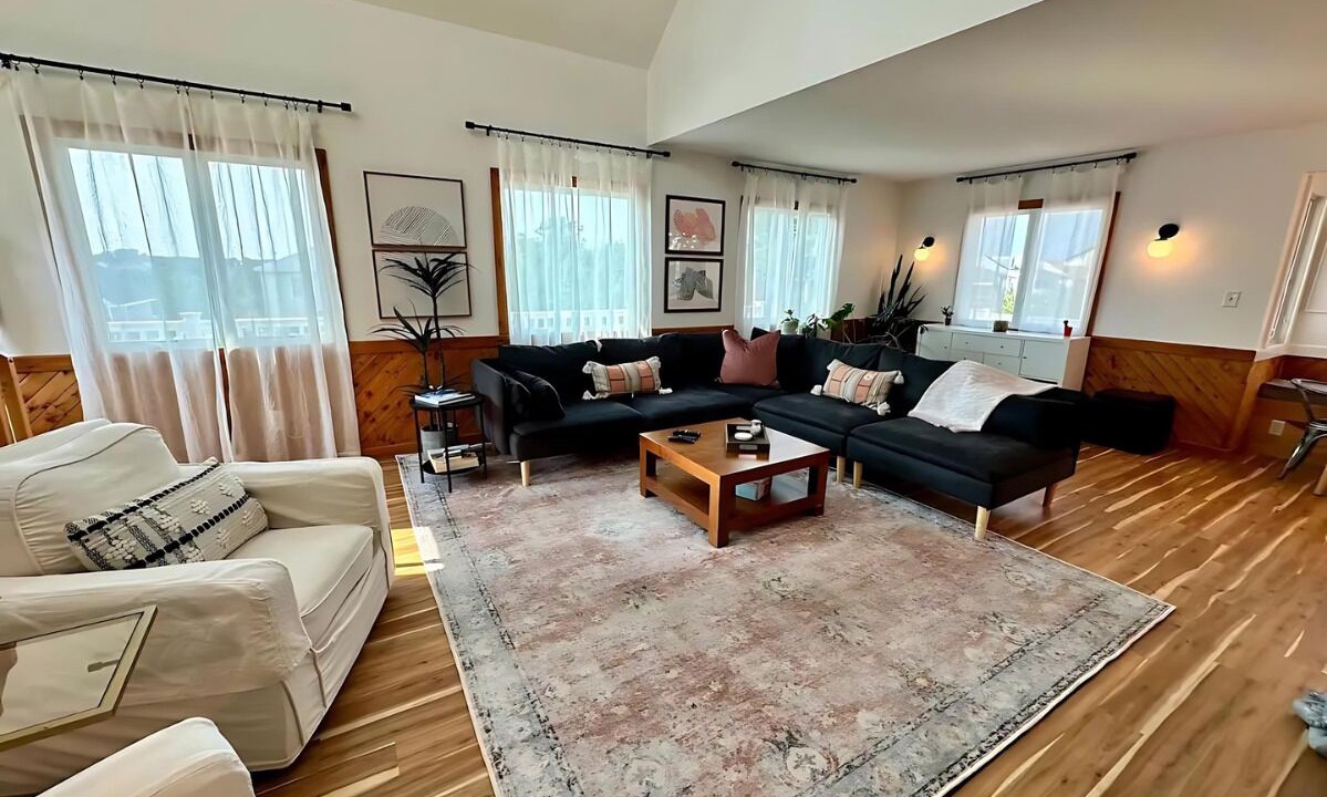 Photo of Livingroom in Colington