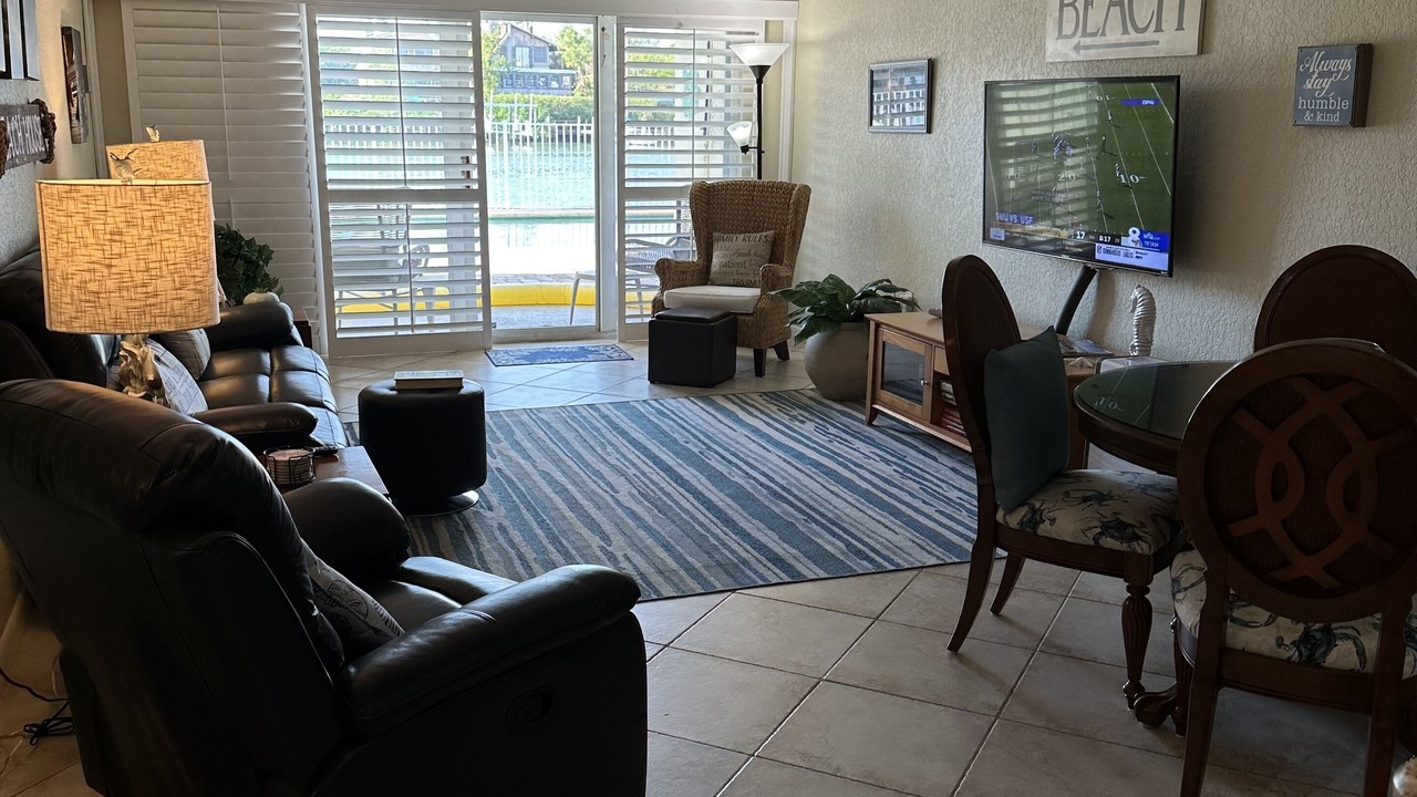 Photo of Livingroom in Capri Isle