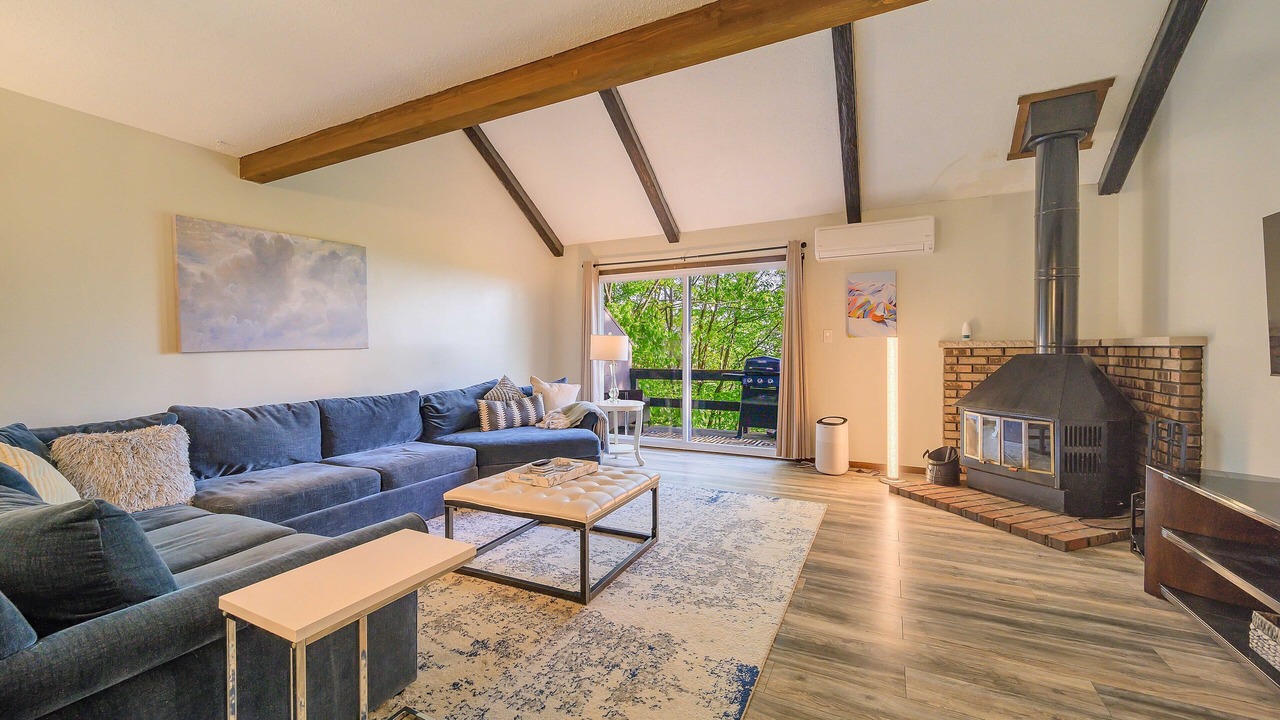 Photo of Livingroom in Tannersville