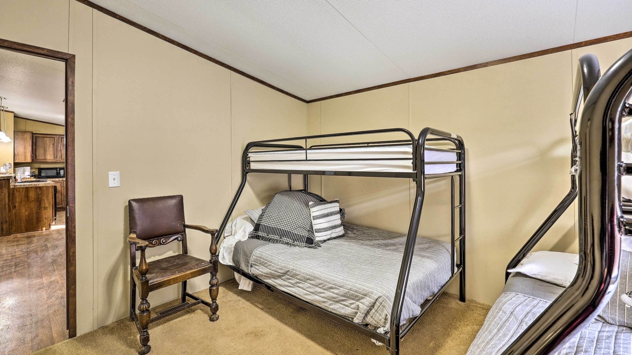 Photo of Bedroom in Ozark