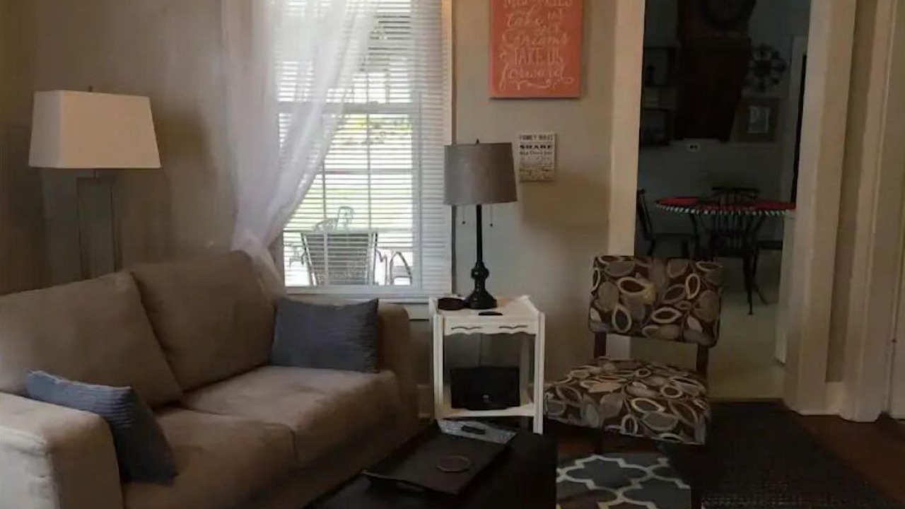 Photo of Livingroom in Alton