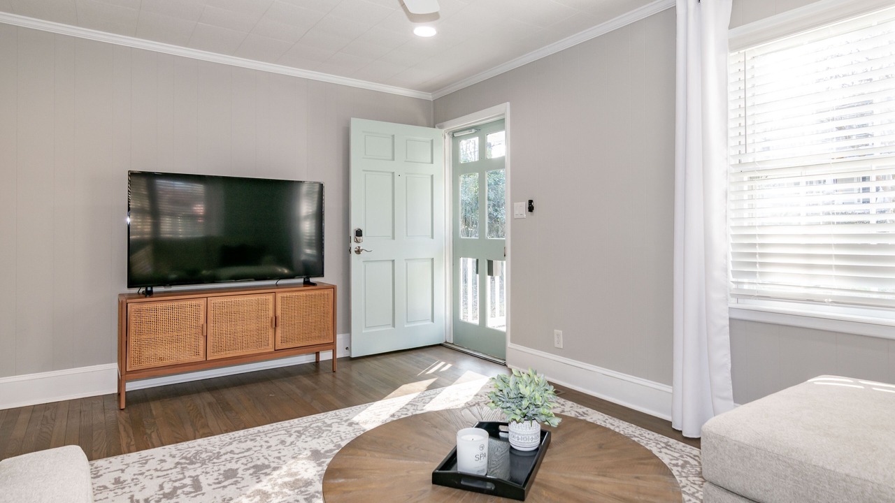 Photo of Livingroom in East Raleigh