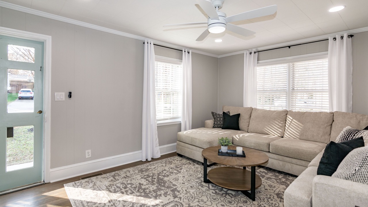 Photo of Livingroom in East Raleigh
