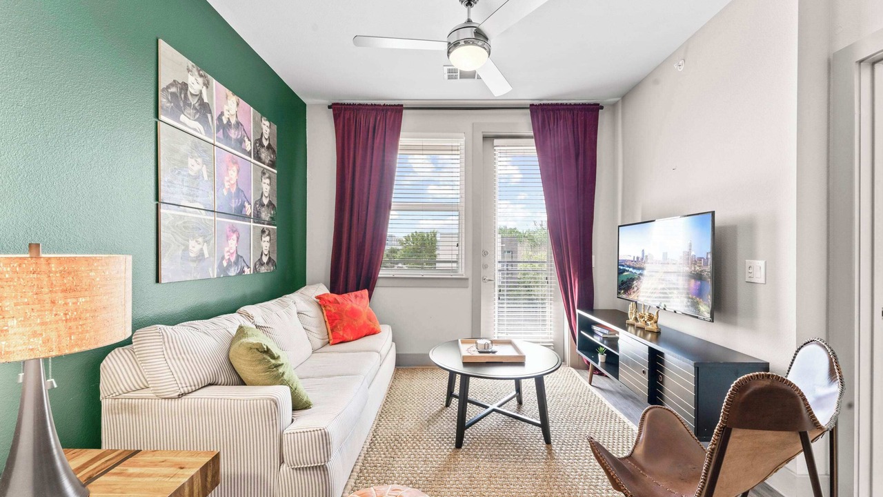 Photo of Livingroom in Montopolis