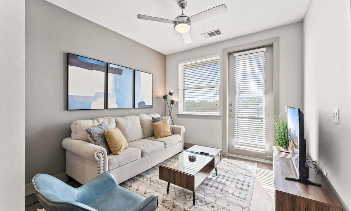 Photo of Livingroom in Montopolis
