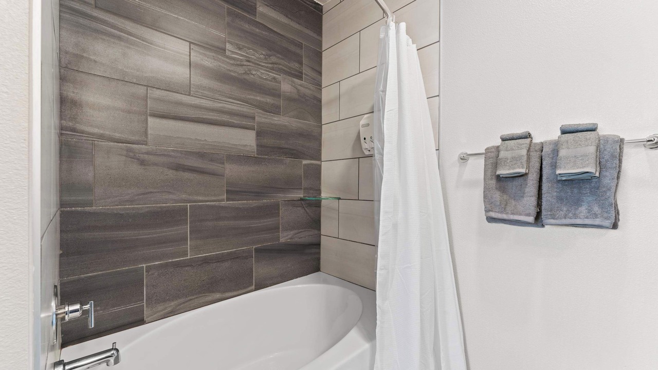 Photo of Bathroom in Montopolis