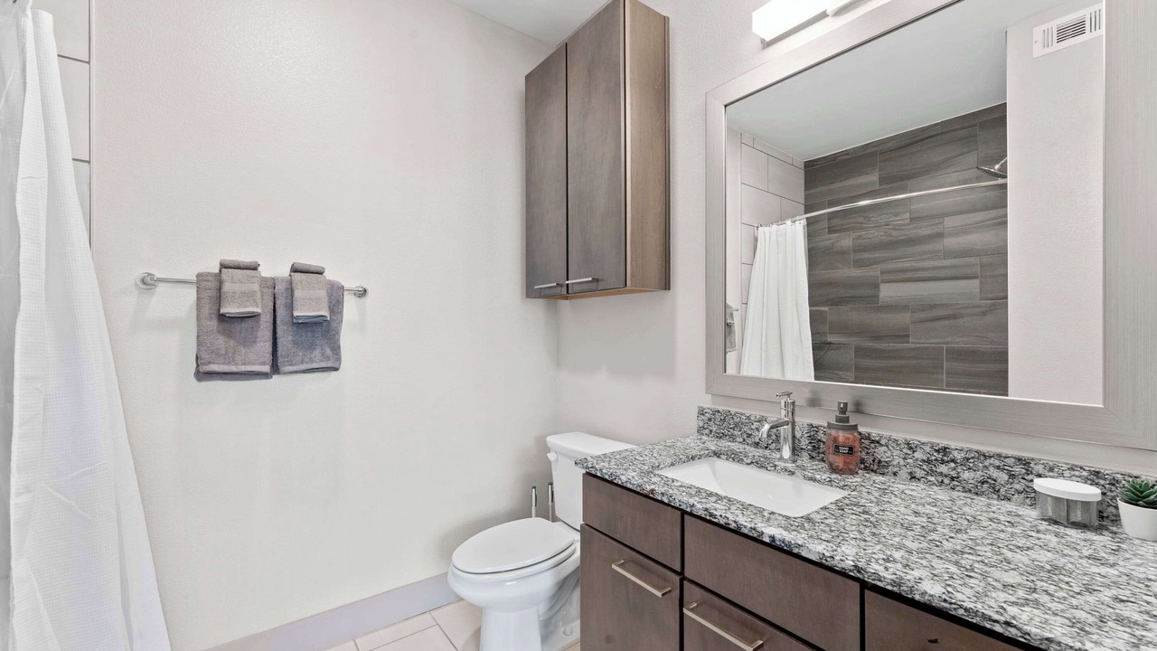Photo of Bathroom in Montopolis