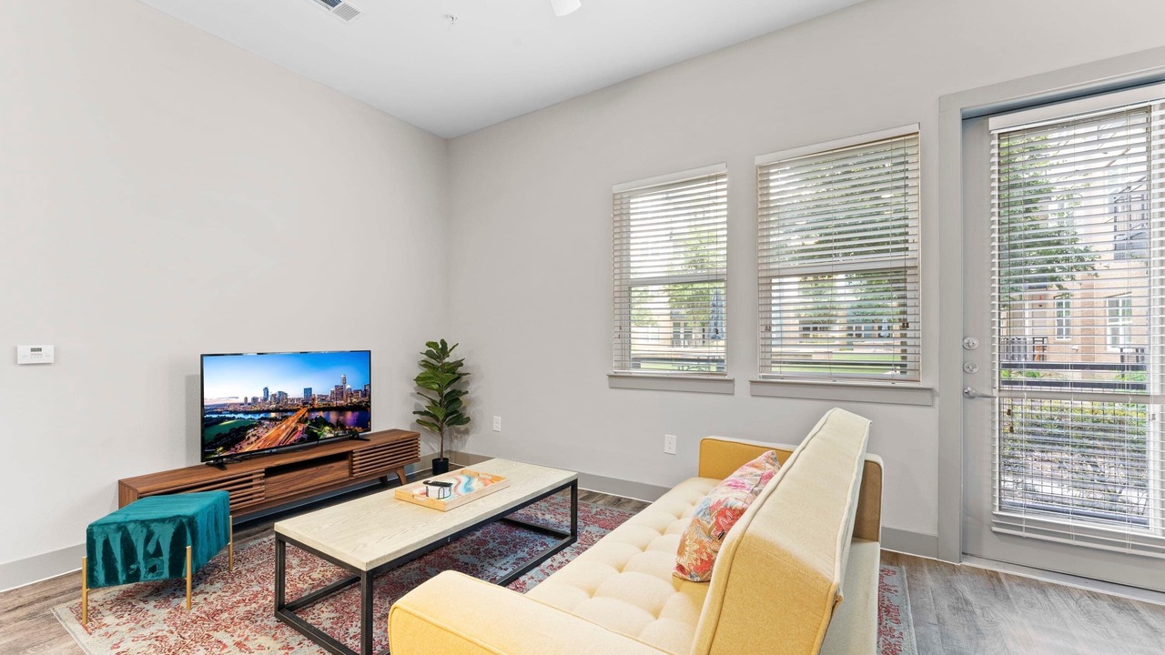 Photo of Livingroom in Montopolis