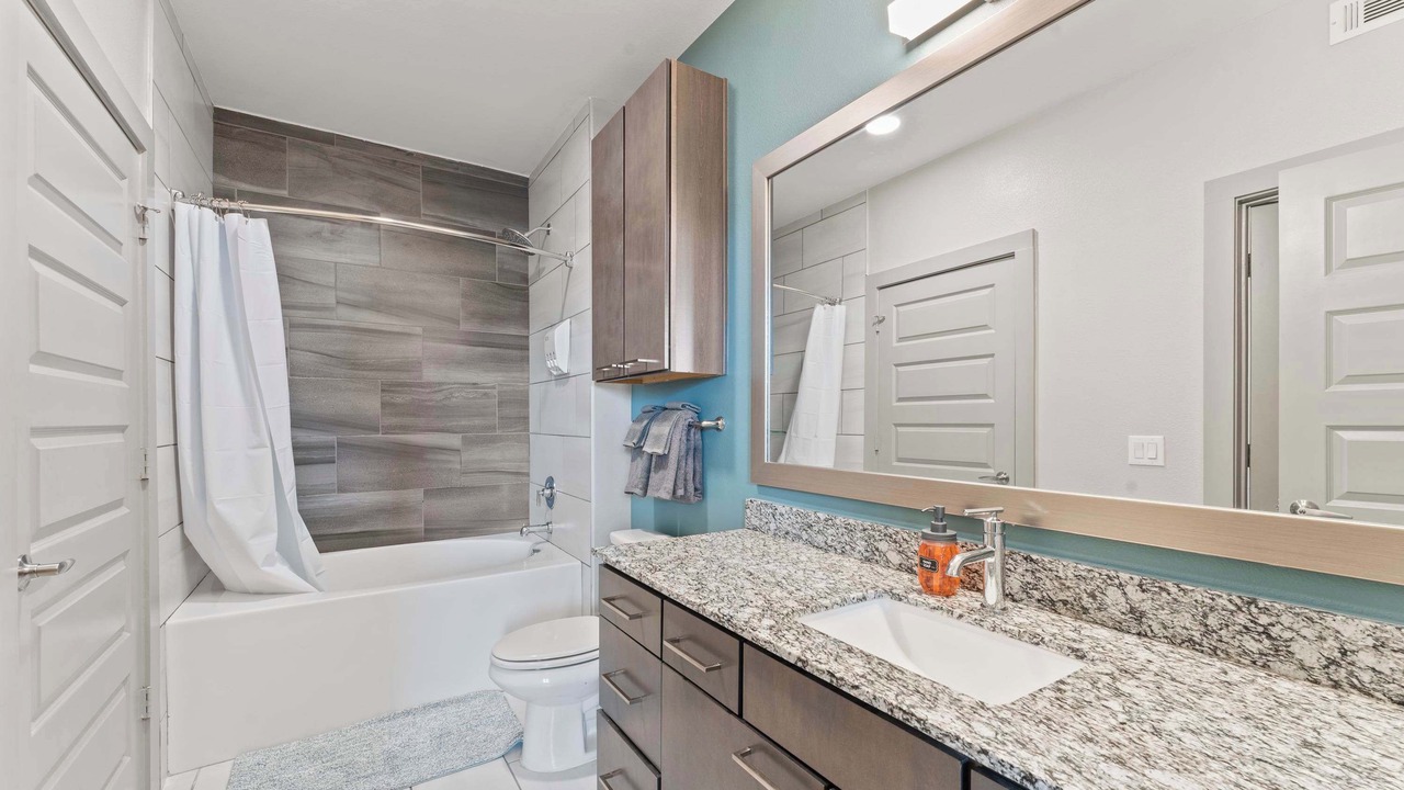 Photo of Bathroom in Montopolis