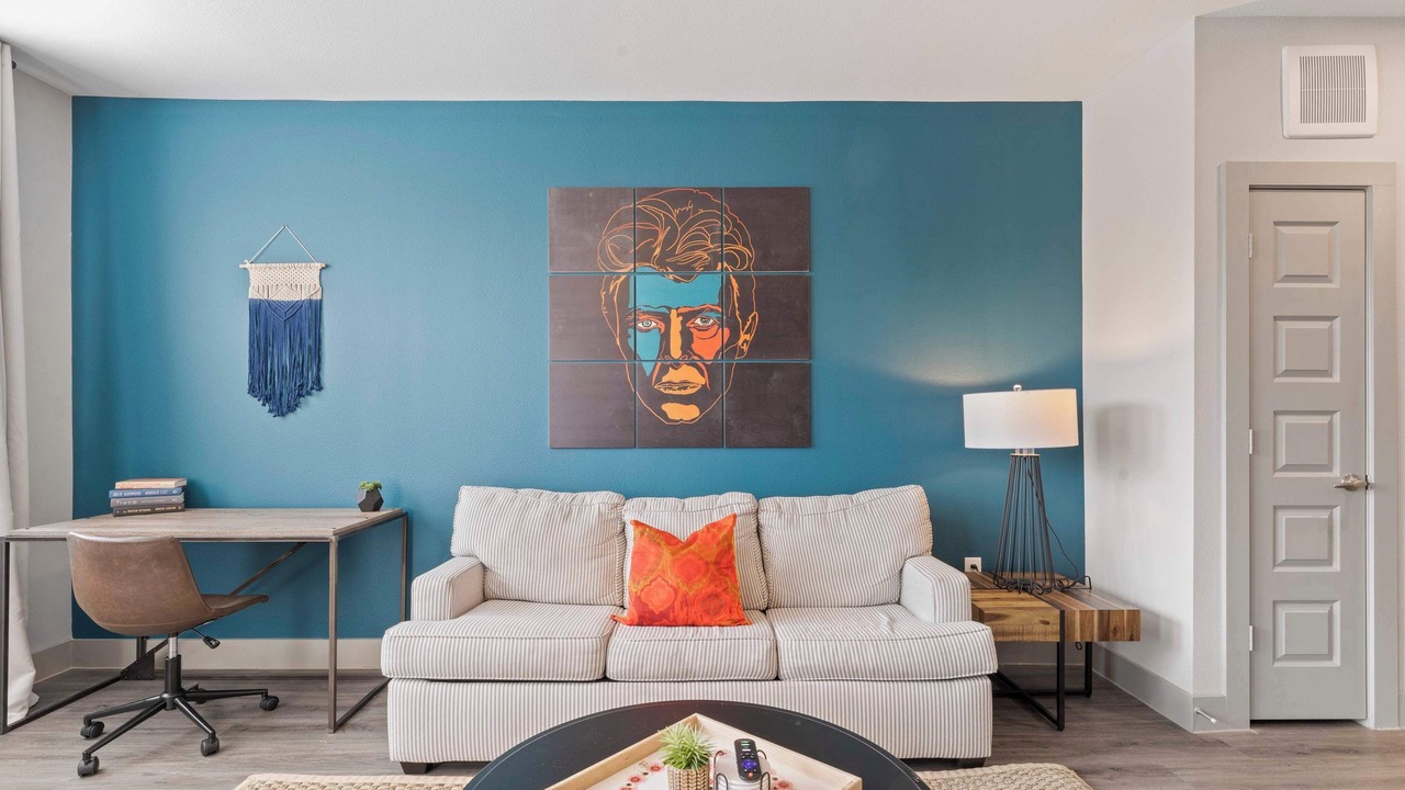 Photo of Livingroom in Montopolis