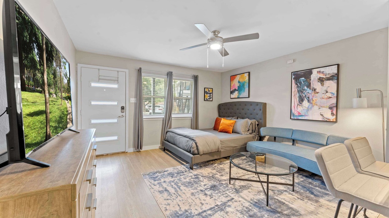 Photo of Livingroom in Allandale
