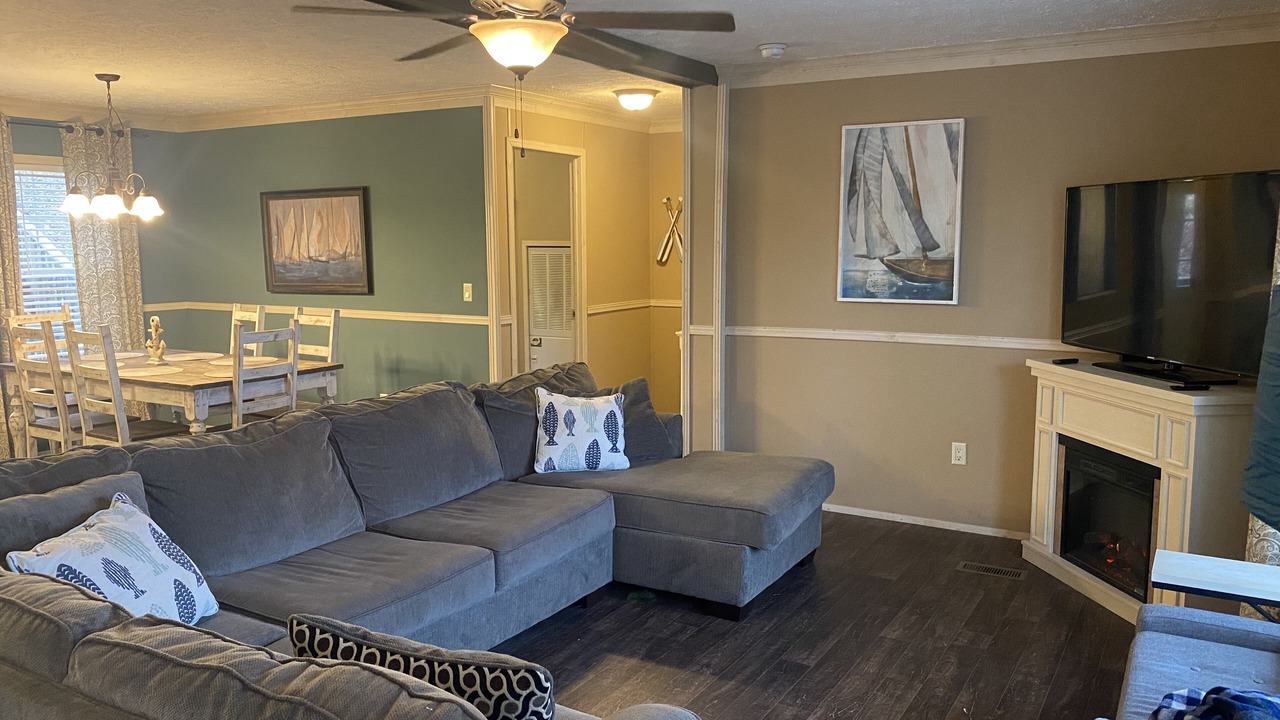 Photo of Livingroom in Jones Mills