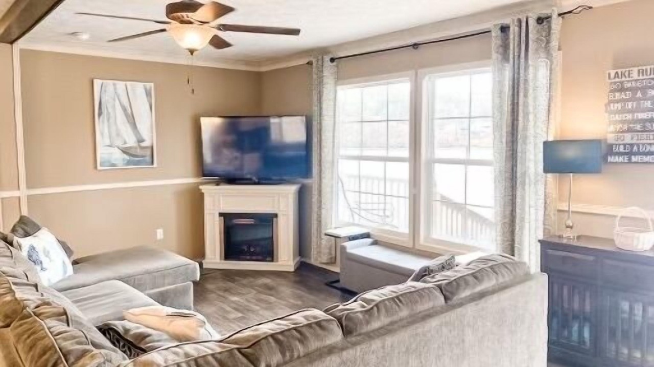 Photo of Livingroom in Jones Mills