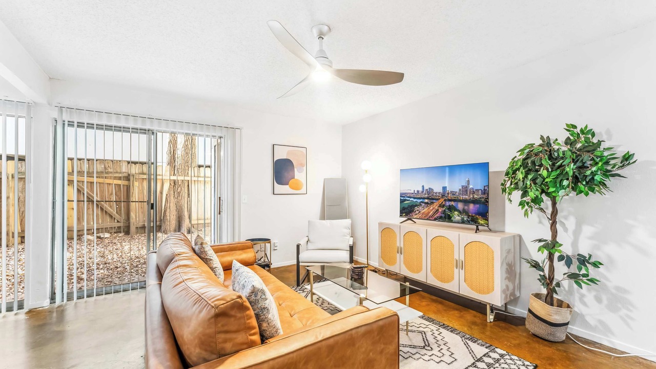 Photo of Livingroom in Bouldin