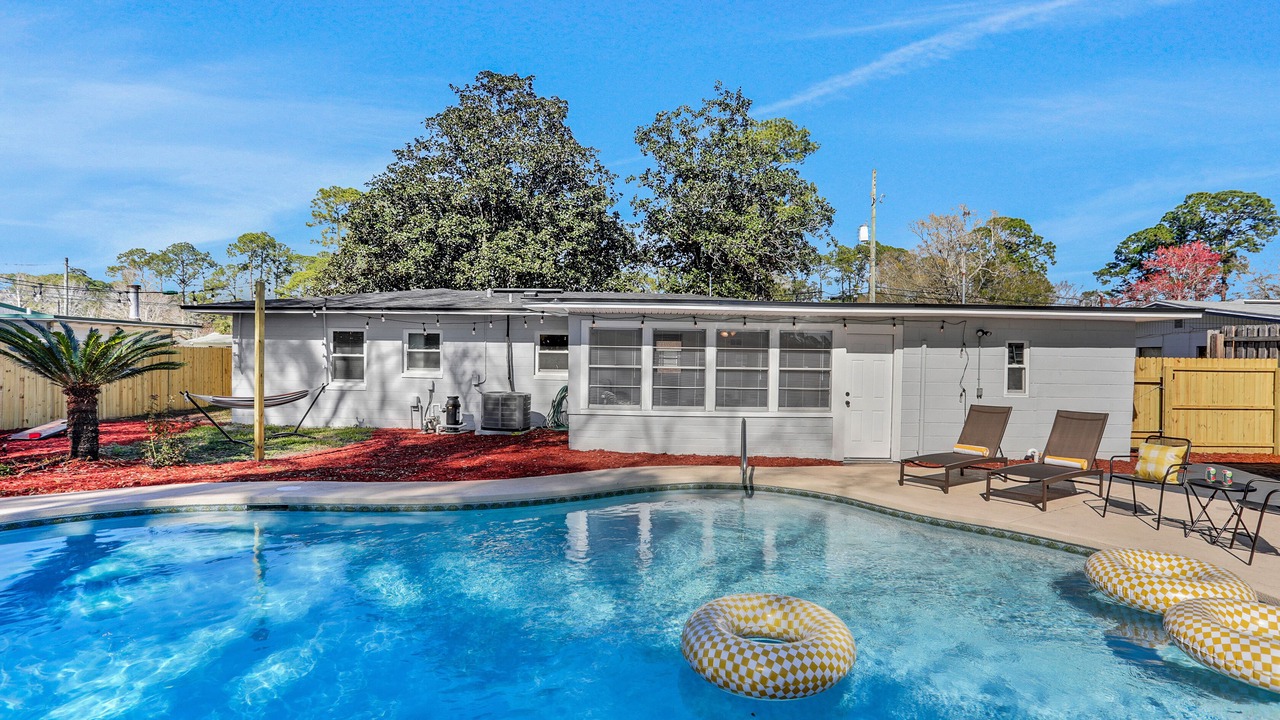Photo of Outdoor in Englewood