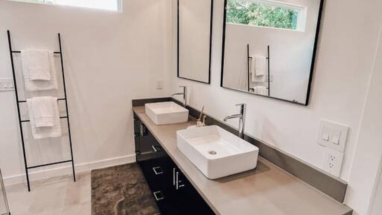 Photo of Bathroom in Holly