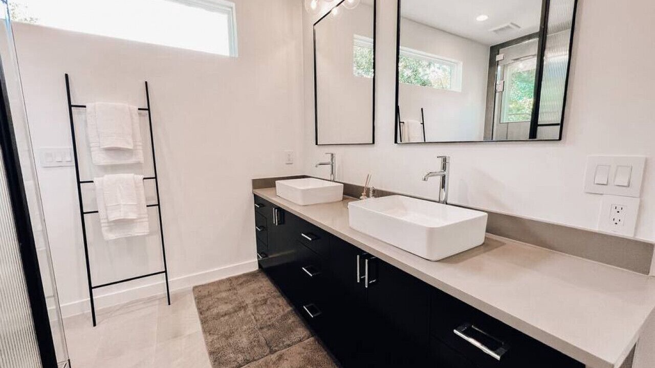 Photo of Bathroom in Holly