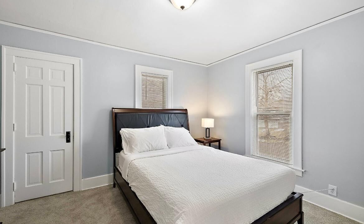Photo of Bedroom in Mount Clemens