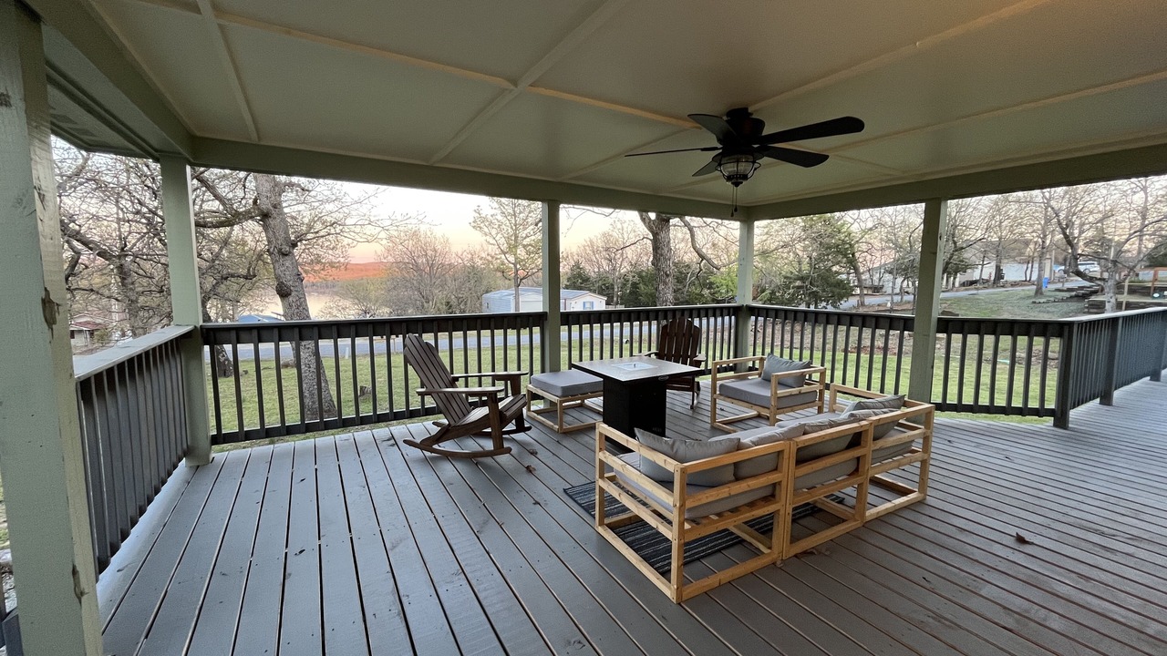 Photo of Outdoor in Canadian