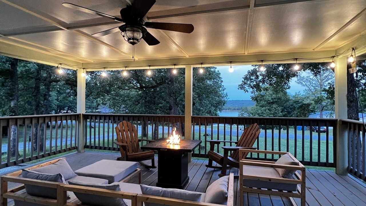 Photo of Outdoor in Canadian