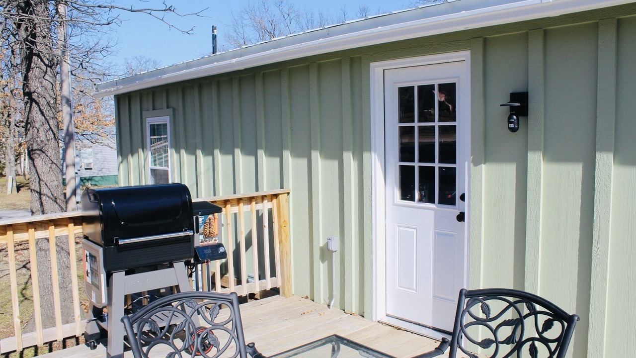 Photo of Outdoor in Canadian