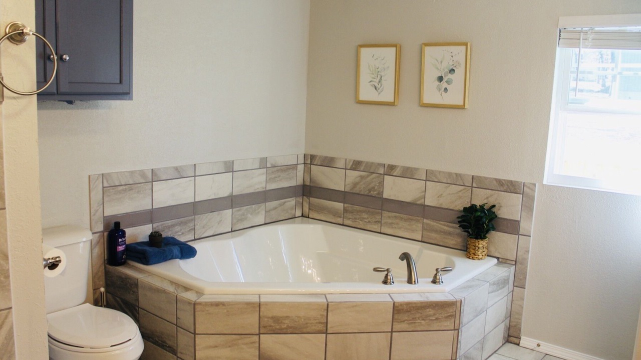 Photo of Bathroom in Canadian