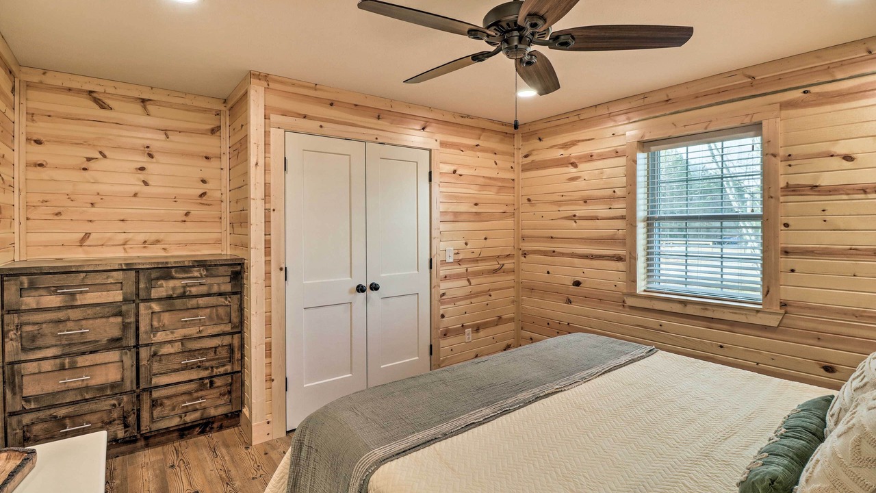 Photo of Bedroom in Greers Ferry