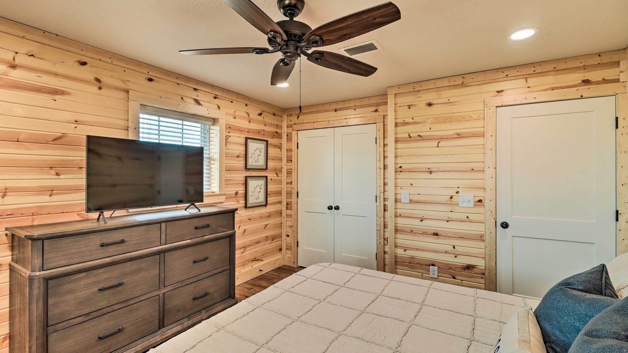Photo of Bedroom in Greers Ferry