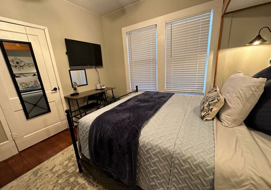 Photo of Bedroom in Harlandale