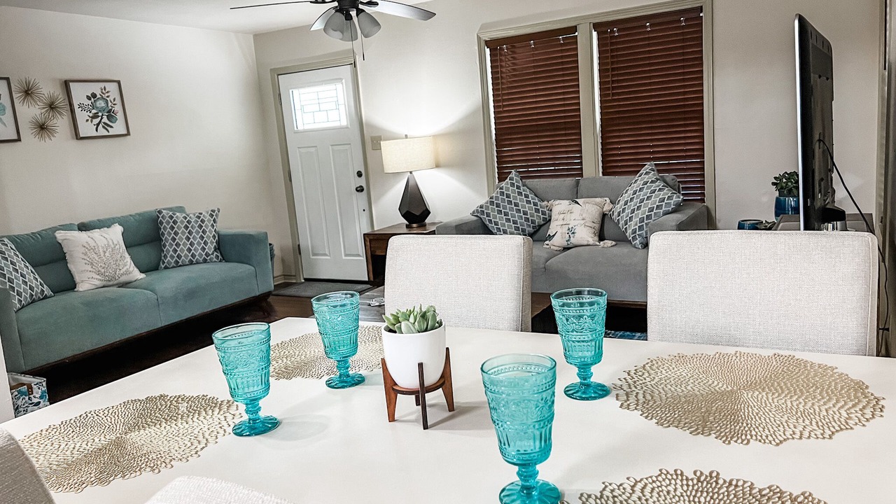 Photo of Livingroom in Bay Area