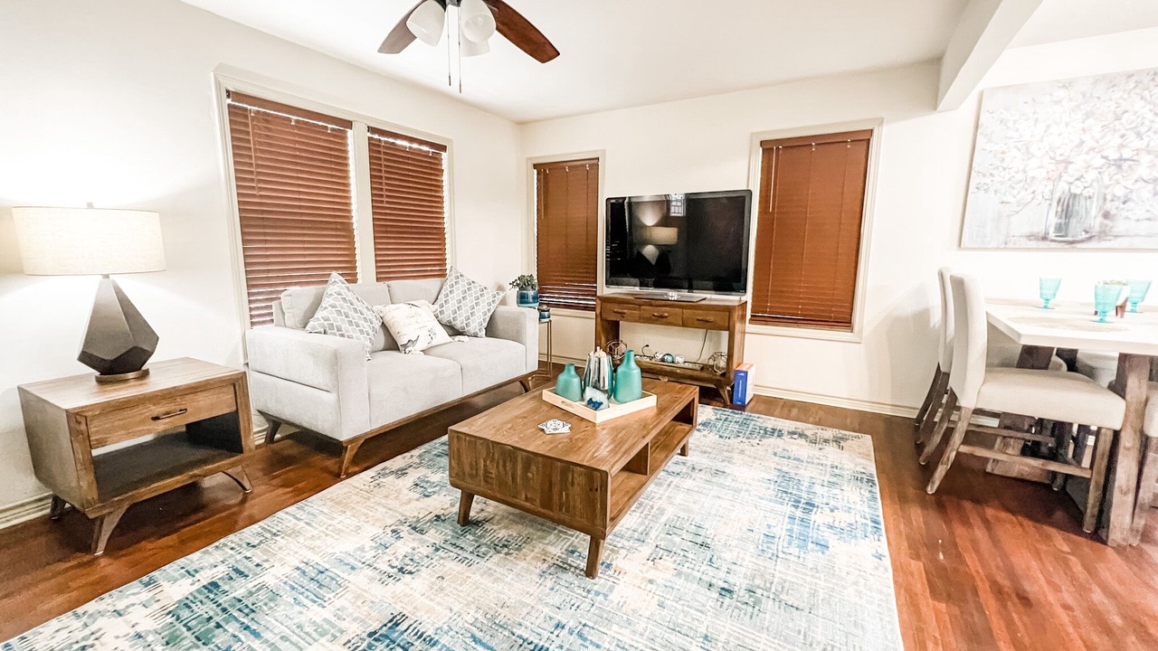 Photo of Livingroom in Bay Area