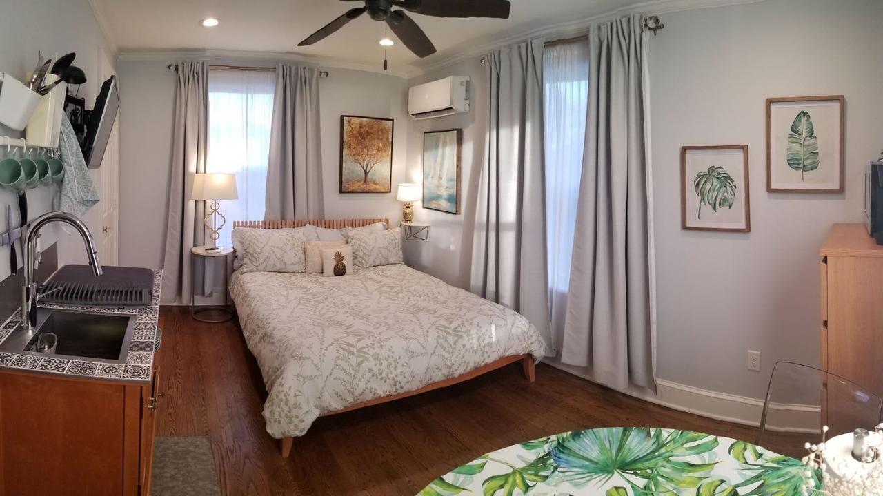 Photo of Bedroom in Austin Ave.