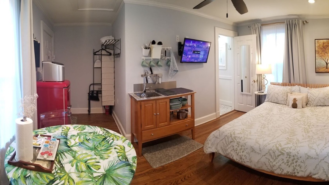 Photo of Bedroom in Austin Ave.