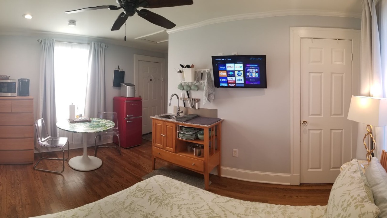 Photo of Bedroom in Austin Ave.