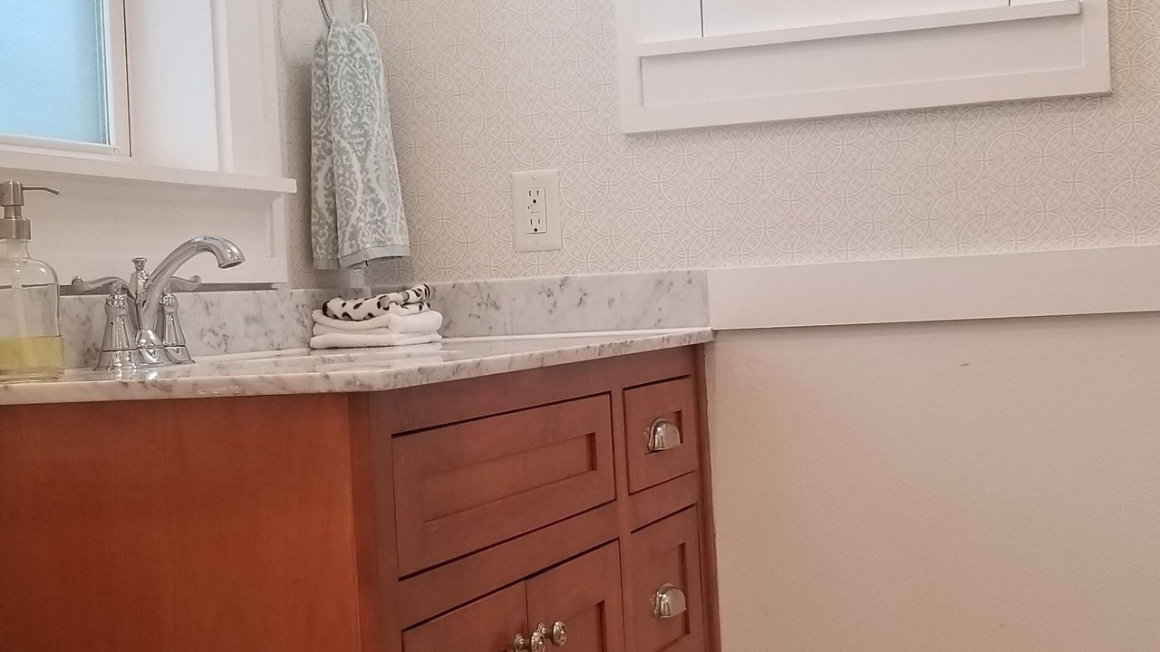 Photo of Bathroom in Austin Ave.