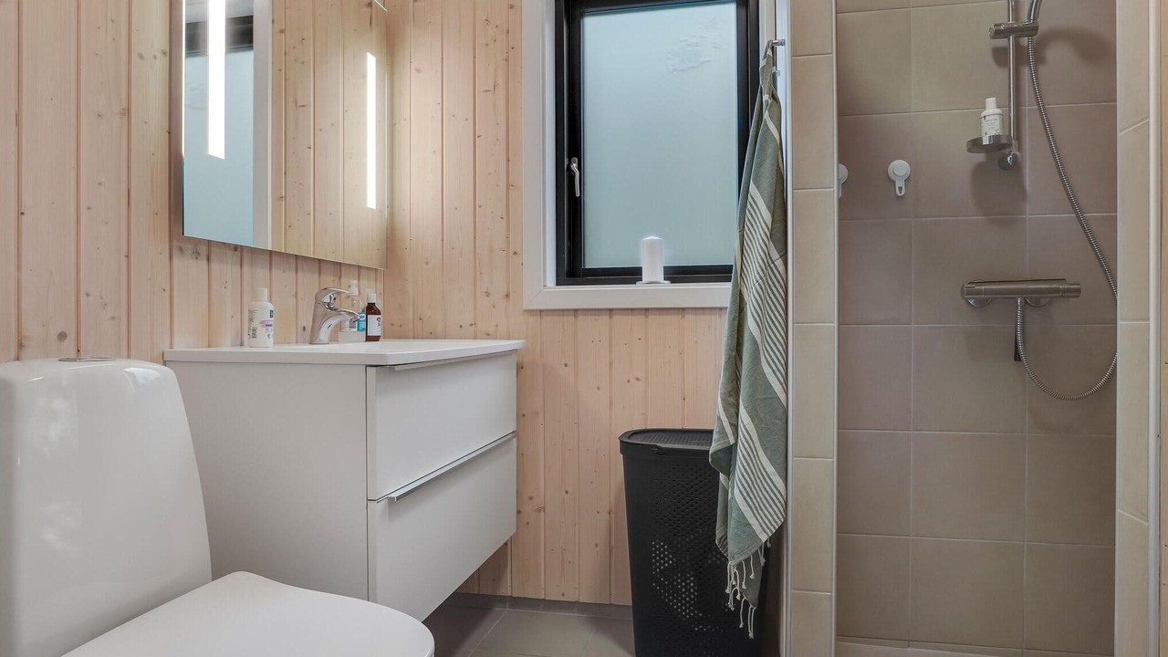 Photo of Bathroom in Fur