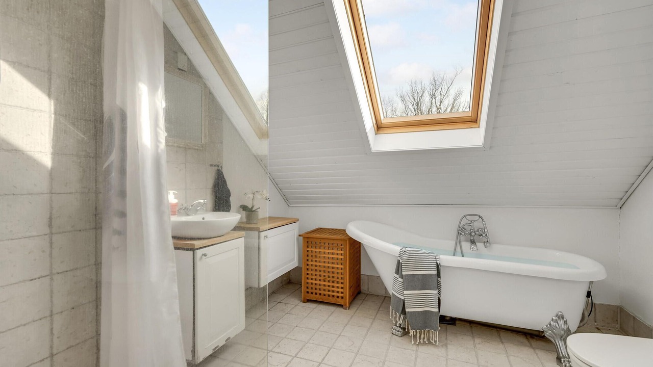 Photo of Bathroom in Beder Malling