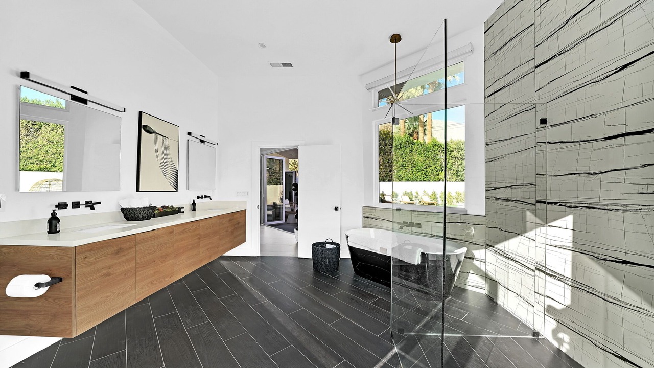 Photo of Bathroom in Tahquitz River Estates
