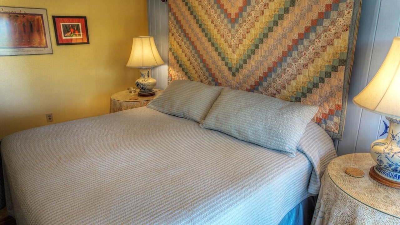 Photo of Bedroom in Uvalde